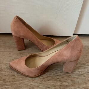 Women’s pumps